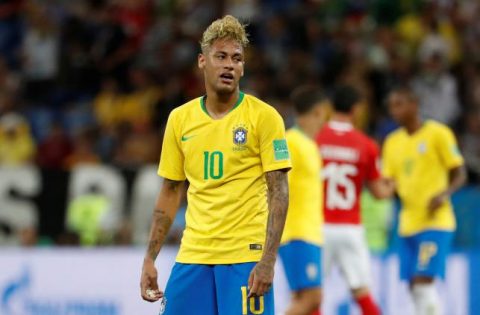 Quá “màu mè”, Neymar trở thành trò cười của thiên hạ