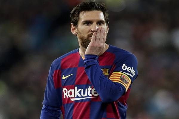 Bóng đá quốc tế 24/11: Barca loại Messi khỏi danh sách đá Cúp C1