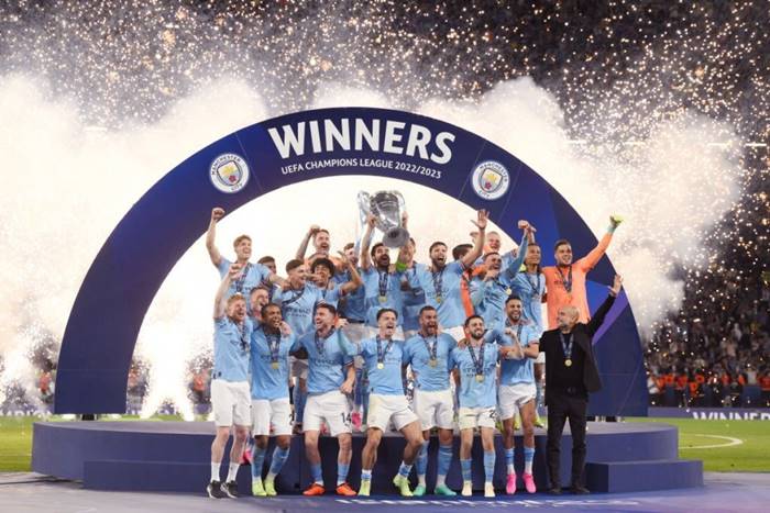 Hình ảnh Manchester City lần đầu chạm tay vào Cúp C1 châu Âu
