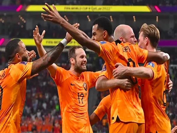 Cơn lốc màu da cam là gì? Khám phá bóng đá Hà Lan