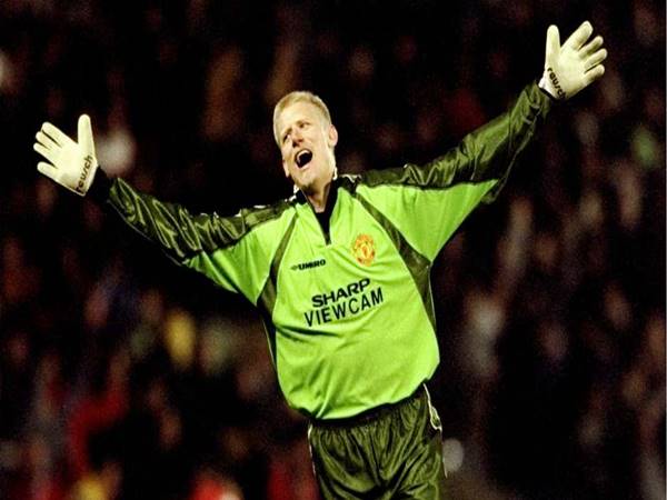 Peter Schmeichel thủ môn huyền thoại bóng đá Đan Mạch