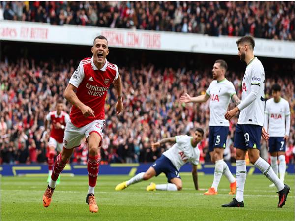 Cuộc chạm trán đáng nhớ giữa Arsenal và Tottenham