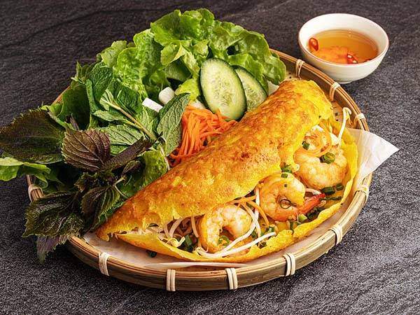 Làm bánh xèo ẩn ý nhiều điều không ngờ trong tương lai