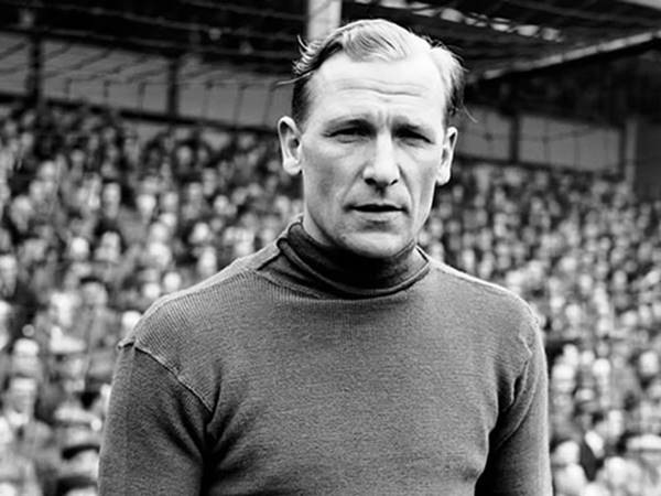 Các thủ môn Man City nổi bật trong lịch sử câu lạc bộ