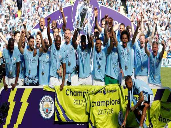 Áp lực đè nặng lên đội bóng khi tranh cúp vô địch