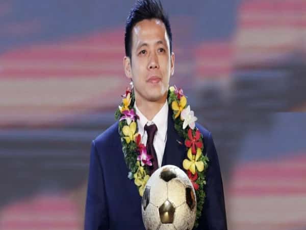Tư duy sân cỏ của Văn Quyết