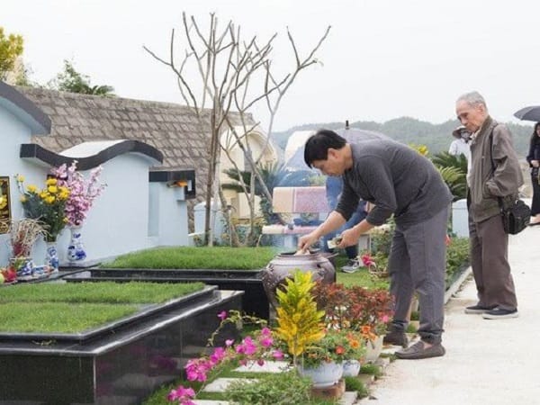 Chiêm bao thấy đi tảo mộ thanh tịnh, cây cối xanh tươi